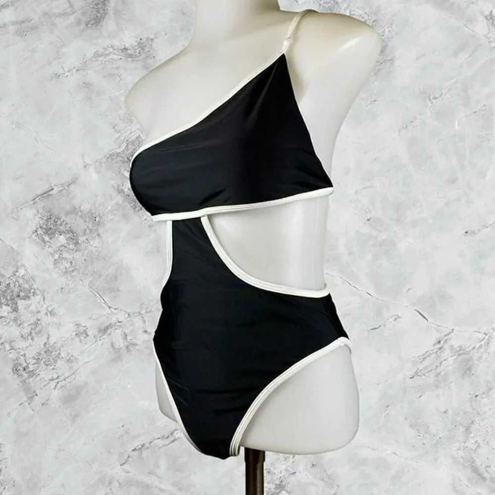 lovewave The Amalia One Piece - Black & Ivory